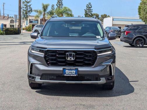 2025 Honda Pilot Touring 8-Passenger