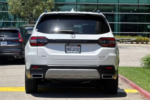 Platinum White Pearl 2024 Honda Pilot Elite