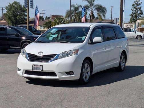 2011 Toyota Sienna Base
