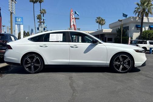 Platinum White Pearl 2023 Honda Accord Hybrid Sport
