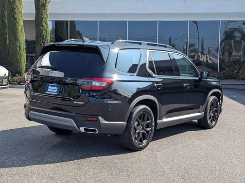 2025 Honda Pilot Touring 8-Passenger