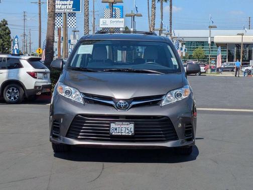 2020 Toyota Sienna LE