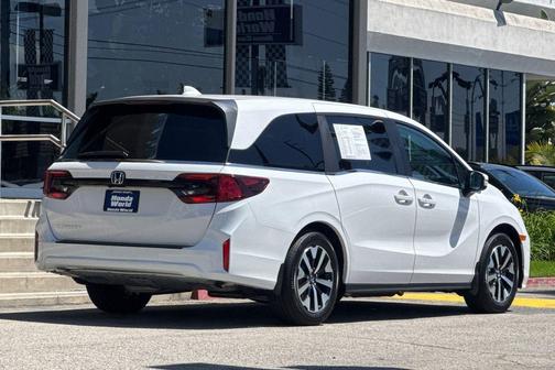 Platinum White Pearl 2026 Honda Odyssey EX-L