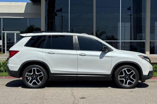 Platinum White Pearl 2021 Honda Passport 2WD Touring