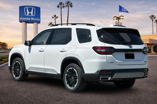 Platinum White Pearl 2026 Honda Pilot Touring 8-Passenger