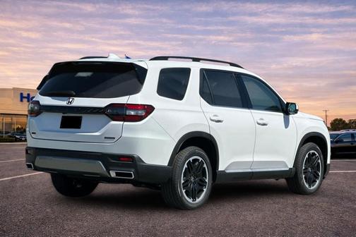 Platinum White Pearl 2026 Honda Pilot Touring 8-Passenger