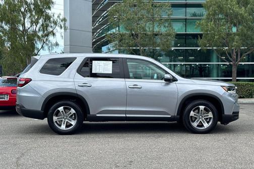 Lunar Silver Metallic 2024 Honda Pilot EX-L