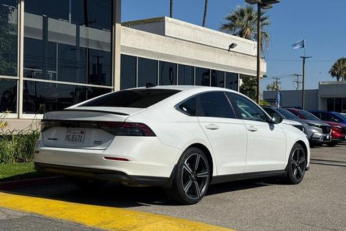 Platinum White Pearl 2023 Honda Accord Hybrid Sport