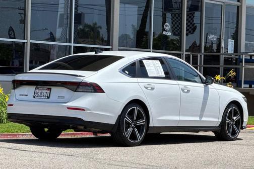 Platinum White Pearl 2023 Honda Accord Hybrid Sport