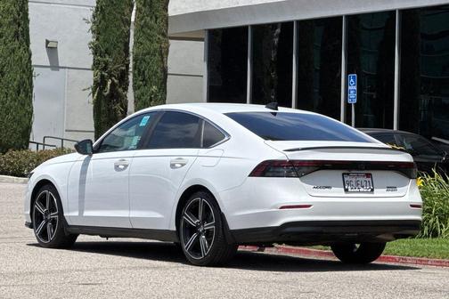 Platinum White Pearl 2023 Honda Accord Hybrid Sport