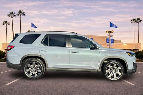 Sonic Gray Pearl 2026 Honda Pilot Sport