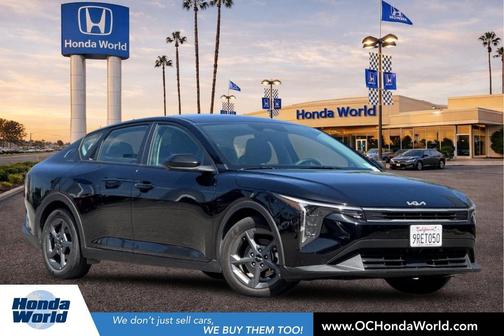 Aurora Black Pearl 2025 Kia K4 LXS