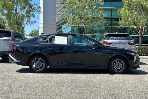 Aurora Black Pearl 2025 Kia K4 LXS