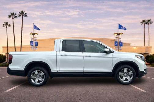 Platinum White Pearl 2026 Honda Ridgeline RTL