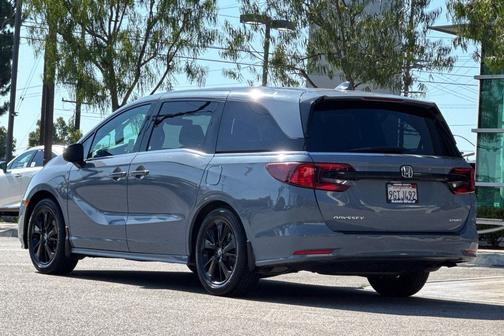 Sonic Gray Pearl 2023 Honda Odyssey Sport
