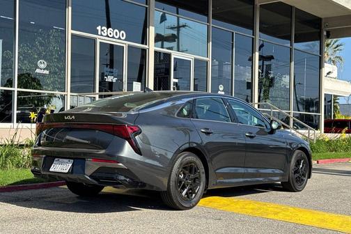 Interstellar Gray 2025 Kia K5 LXS