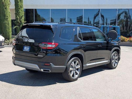 2025 Honda Pilot Touring 8-Passenger