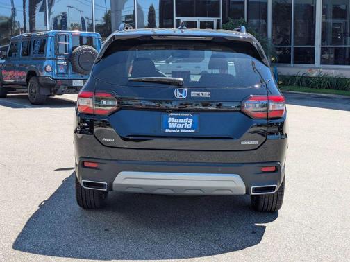 2025 Honda Pilot Touring 8-Passenger