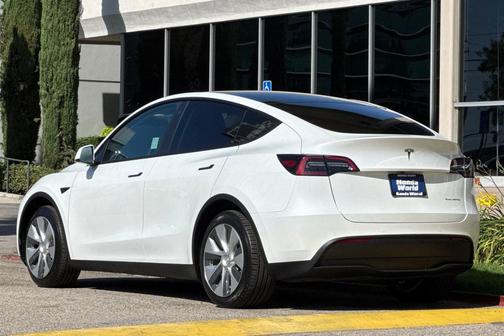 Pearl White Multi-Coat 2021 Tesla Model Y Long Range Dual Motor All-Wheel Drive
