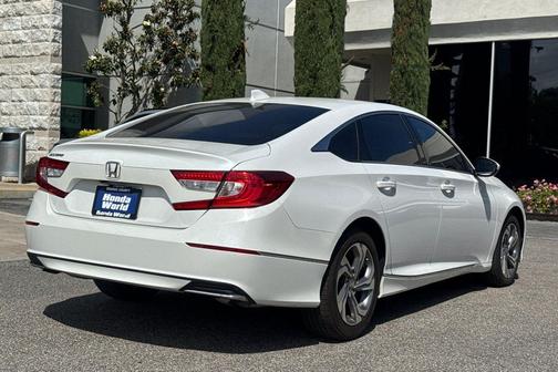 Platinum White Pearl 2018 Honda Accord EX