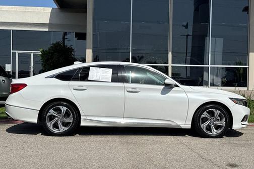 Platinum White Pearl 2018 Honda Accord EX