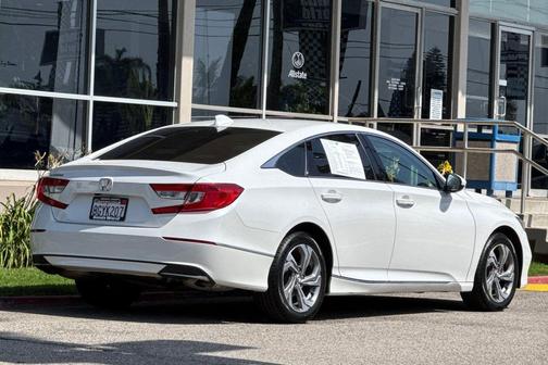 Platinum White Pearl 2018 Honda Accord EX