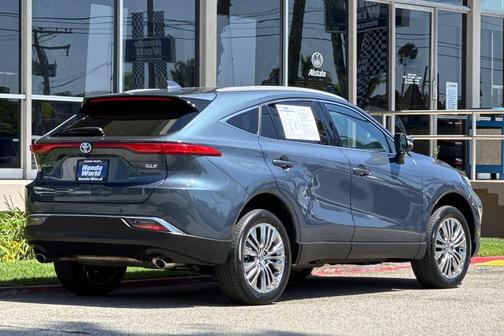 Coastal Gray Metallic 2023 Toyota Venza XLE