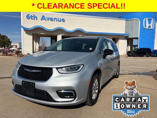 2024 Chrysler Pacifica Touring-L