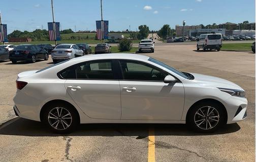 2023 Kia Forte LXS