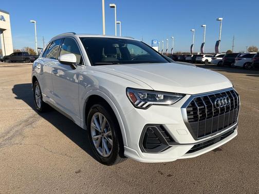 2024 Audi Q3 45 S line Premium