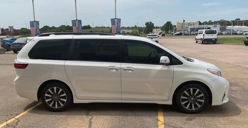 2018 Toyota Sienna Limited Premium