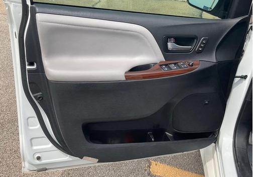 2018 Toyota Sienna Limited Premium