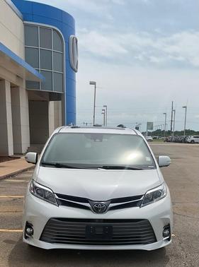 2018 Toyota Sienna Limited Premium