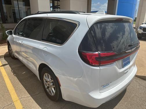 2022 Chrysler Pacifica Touring-L