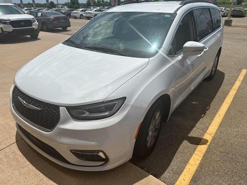 2022 Chrysler Pacifica Touring-L