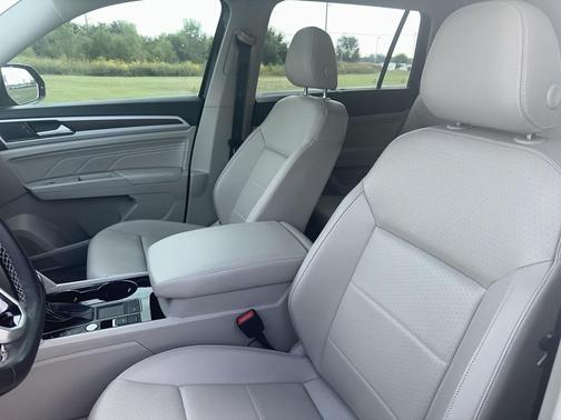 2023 Volkswagen Atlas 3.6L SE w/Technology