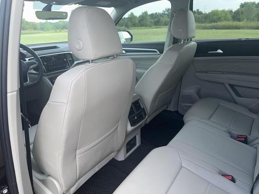 2023 Volkswagen Atlas 3.6L SE w/Technology