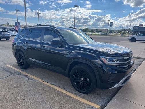 2023 Volkswagen Atlas 3.6L SE w/Technology