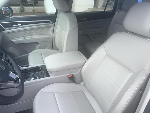 2023 Volkswagen Atlas 3.6L SE w/Technology