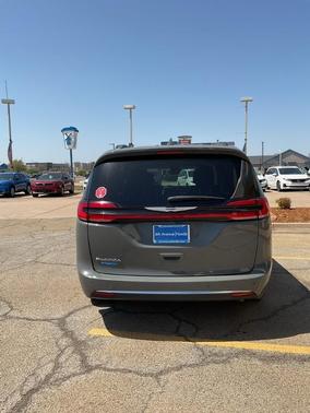 2022 Chrysler Pacifica Touring-L