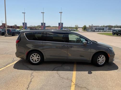 2022 Chrysler Pacifica Touring-L