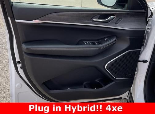 2024 Jeep Grand Cherokee 4xe Base