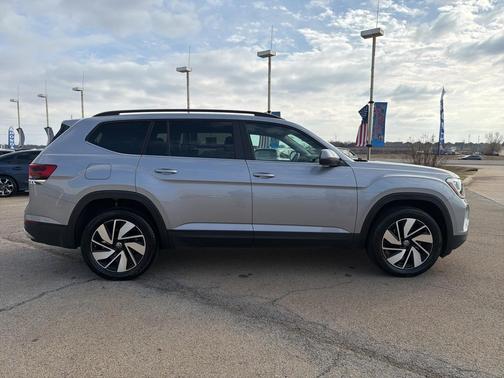 2025 Volkswagen Atlas 2.0T SE