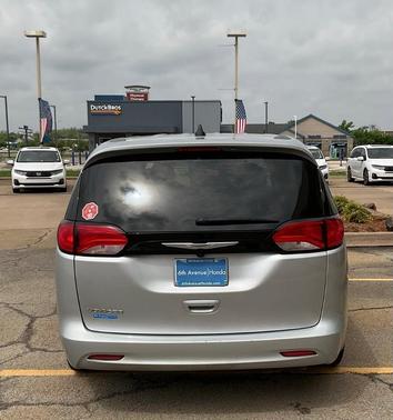 2023 Chrysler Voyager LX