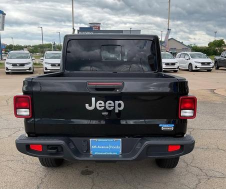 2023 Jeep Gladiator Overland