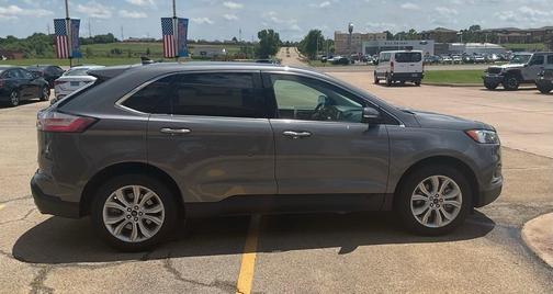 2023 Ford Edge Titanium