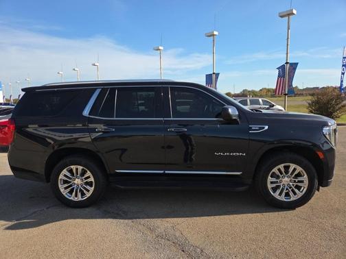 2023 GMC Yukon SLT