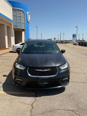 2022 Chrysler Pacifica Touring-L