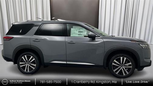 2025 Nissan Pathfinder Platinum 4WD