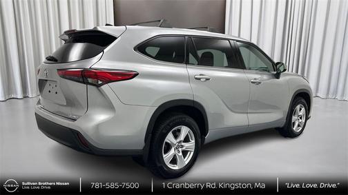 2022 Toyota Highlander LE